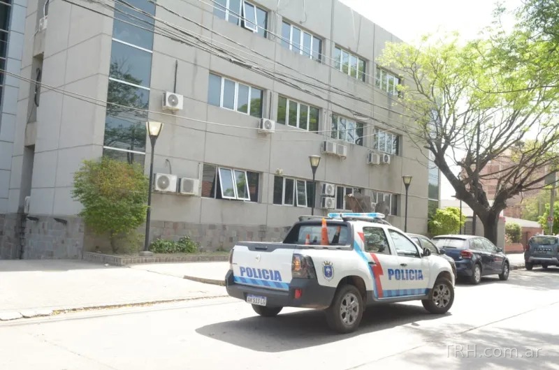 Condenan a seis años de prisión a una mujer de Fernández por prostituir a su hija adolescente