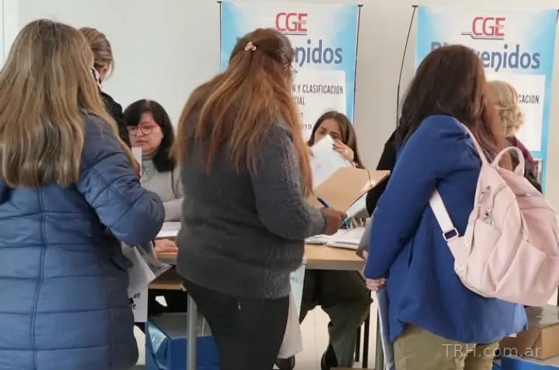 Gobernador Suárez destacó el compromiso docente y se amplió el plazo para el concurso de cargos directivos en Santiago del Estero