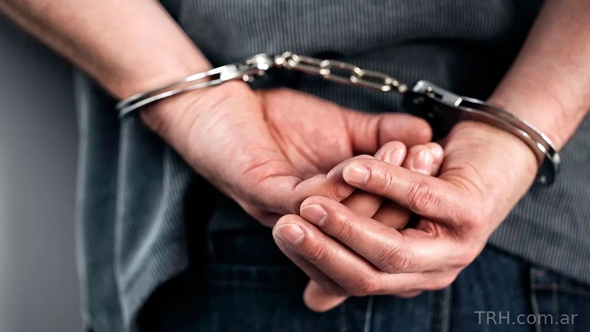 Detienen a un policía acusado de robar $10 millones a un funcionario municipal de Villa Atamisqui
