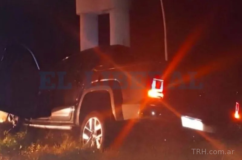 Siniestro vial en Las Termas: chocó contra una columna, abandonó su camioneta y se desató un misterio
