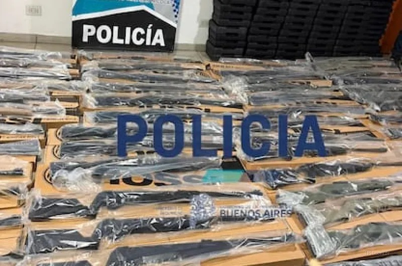 Detienen a un hombre que transportaba 131 armas de fuego sin autorización en la Ruta 9