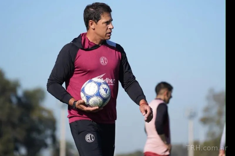Sebastián Domínguez asume en Central Córdoba con la misión de sumar puntos y un debut ofensivo ante Atlético Tucumán