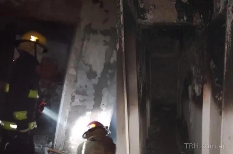 Incendio en el departamento de Ramiro Petros: bomberos determinaron que no fue accidental y la Justicia revocó su arresto domiciliario