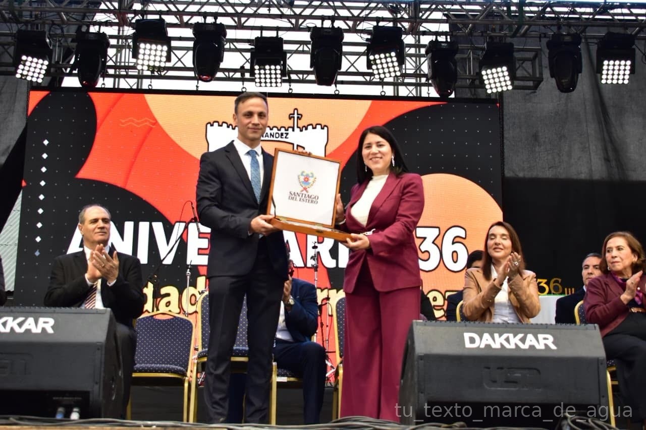 Fernández celebró su 136° aniversario con un acto que destacó la unidad y las obras realizadas
