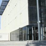 Investigan el robo de $620.000 a una turista tras entregar su tarjeta de débito a una vendedora