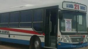 Medida de fuerza en la Línea 21 interrumpe el servicio entre La Banda y Santiago del Estero