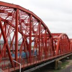 Fuerte choque de motocicletas en el Puente Carretero dejó tres personas hospitalizadas y demoras en el tránsito