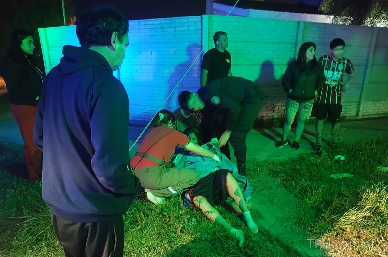 Una mujer dio a luz en la vereda asistida por policías y vecinos en el barrio Siglo XIX