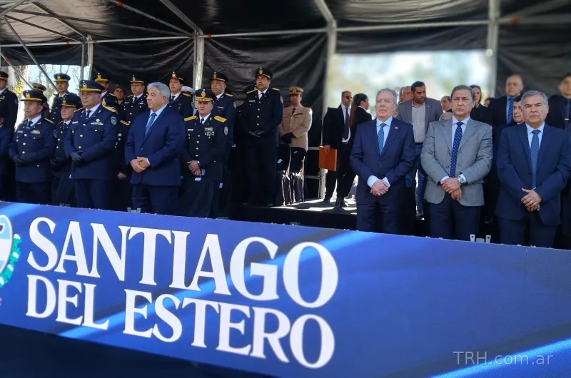 Gobernador Elías Suárez en la ceremonia central por el aniversario de la fuerza de seguridad