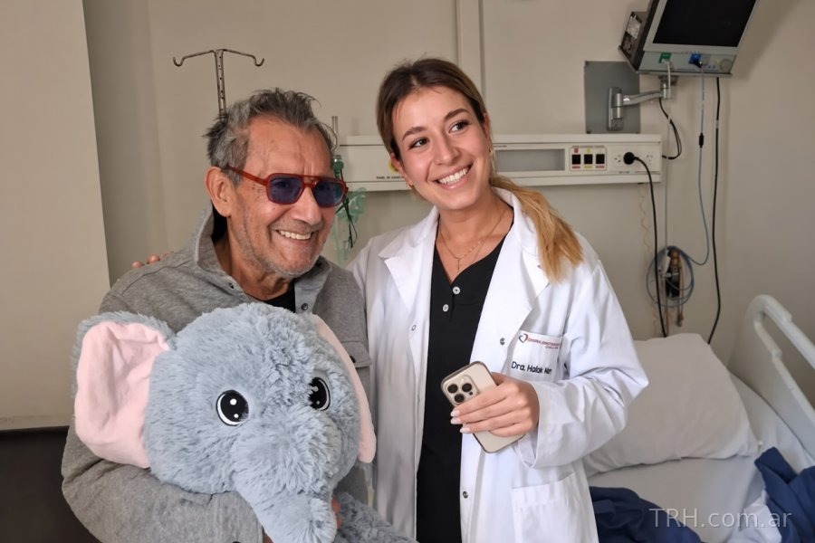 El folclorista Cuti Carabajal tras recibir el alta médica en Santiago del Estero
