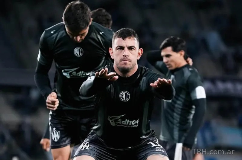 Entrenamiento del plantel de Central Córdoba de cara al encuentro frente a Boca Juniors