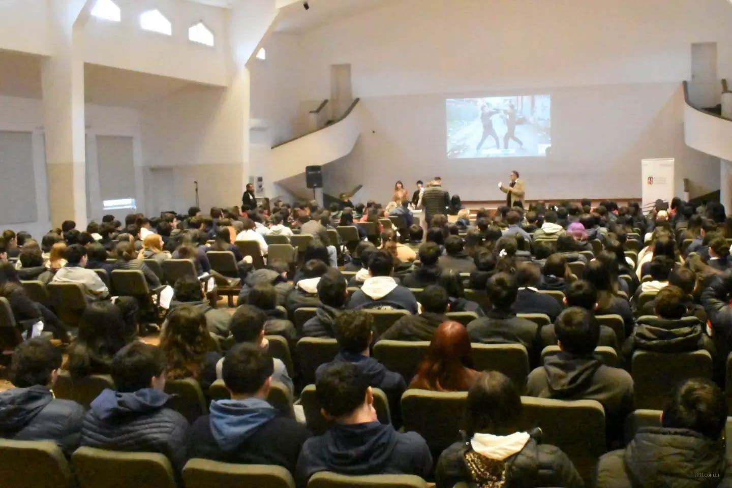 Estudiantes de la provincia participan de charlas sobre la nueva Ley Penal Juvenil y ciudadanía digital