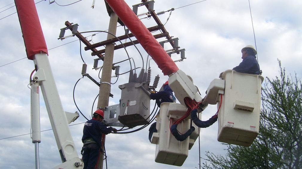 Trabajos de mantenimiento y mejora en la red de distribución eléctrica