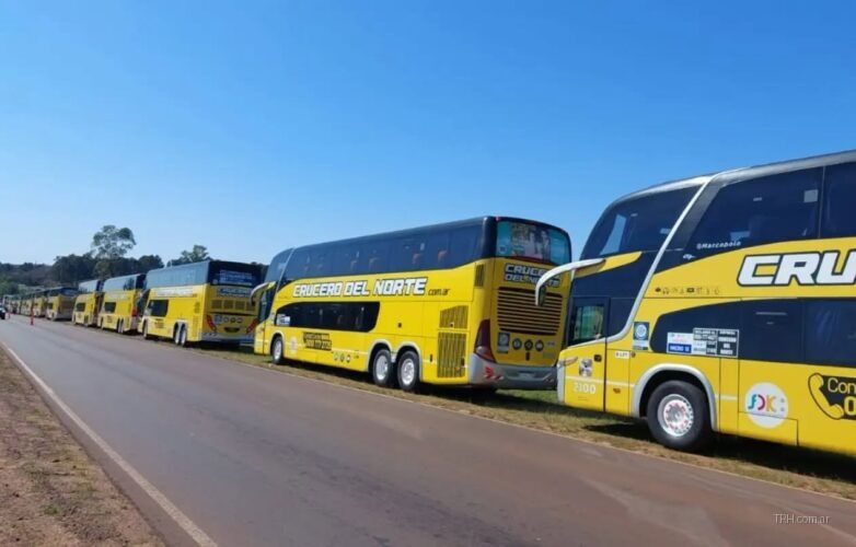 Unidad de transporte de larga distancia de la empresa Crucero del Norte