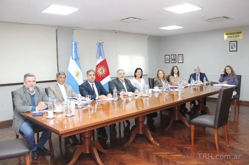Integrantes del Consejo de la Magistratura de Santiago del Estero durante las entrevistas a aspirantes a jueces
