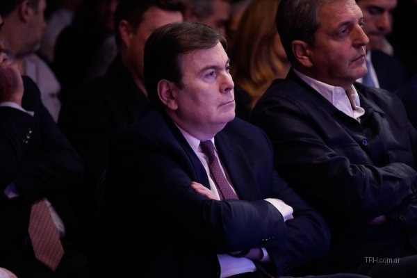 Sergio Massa, Martín Llaryora y Juan Schiaretti reunidos en el homenaje en Buenos Aires