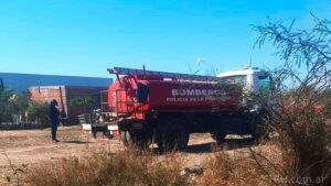 Controlaron un incendio de pastizales en el barrio Campo Contreras