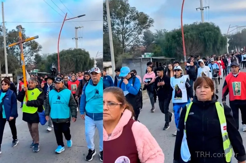 Peregrinos caminando por el Camino Real hacia el Santuario de Mama Antula en Villa Silípica