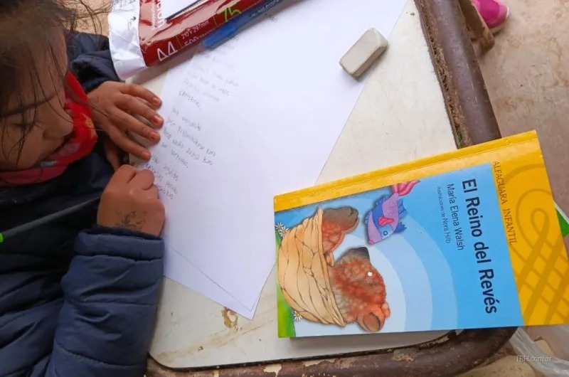 Encuentro comunitario y educativo sobre la lengua quichua en el departamento Figueroa
