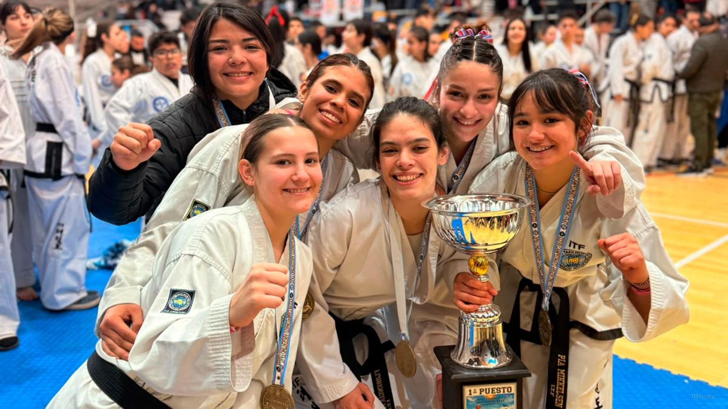 El atleta juvenil santiagueño Máximo Manzur en competencia del Campeonato Nacional FAAT