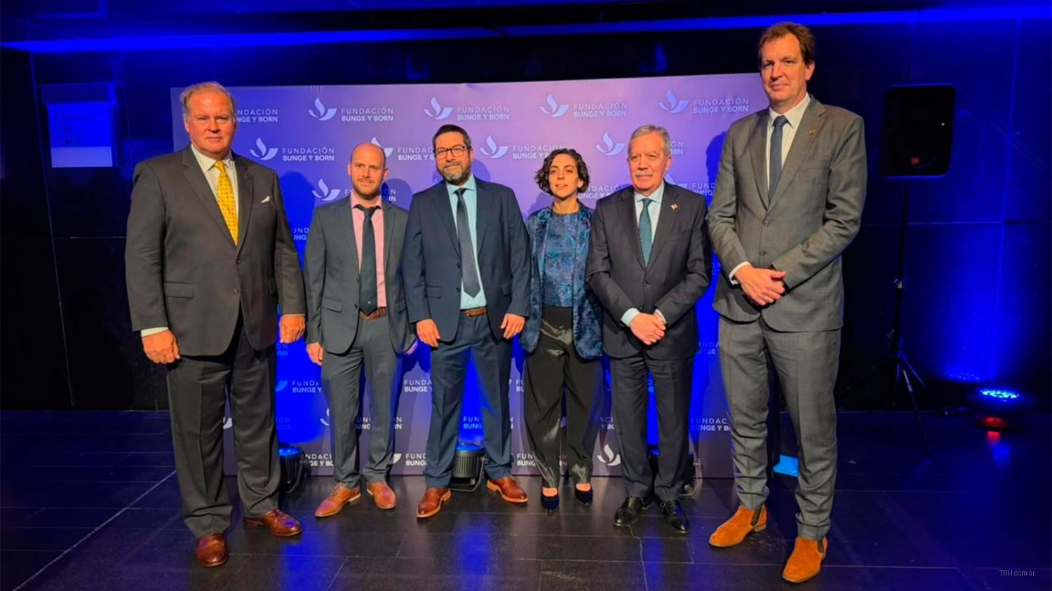 Autoridades de la Fundación Bunge y Born junto a invitados en la ceremonia de premiación