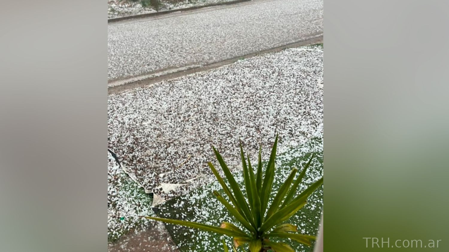 Cielo cubierto por nubes de tormenta en el sur de Santiago del Estero tras la caída de granizo