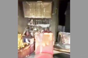 Tensión en el barrio España: atacó a su pareja, amenazó con quemar la casa y fue reducido por la Policía